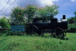 Archipel-des-Comores;-Fer;-France;-Herbe;-Histoire;-Kaleidos;-Kaleidos-images;-La-parole-à-limage;-Laurent-Abad;-Locomobile;-Machine-à-vapeur;-Mayotte;-Océan-Indien;-Patrimoine-industriel;-Stories-Pictures